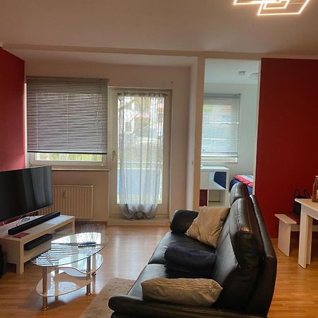 Zwei Zimmer Appartment Mit Balkon Und Stellplatz Voll Moebliert トリーア エクステリア 写真